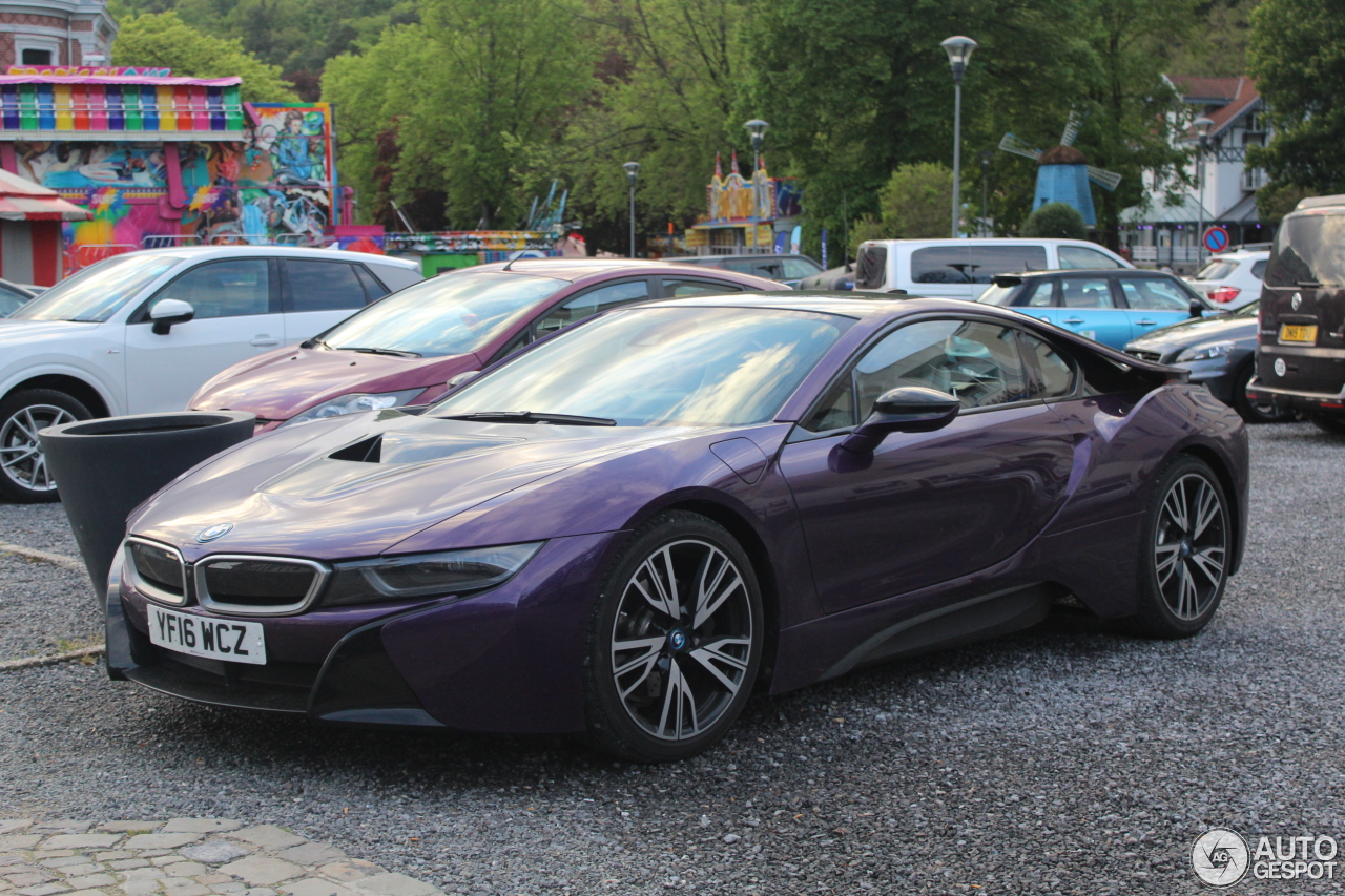 BMW i8