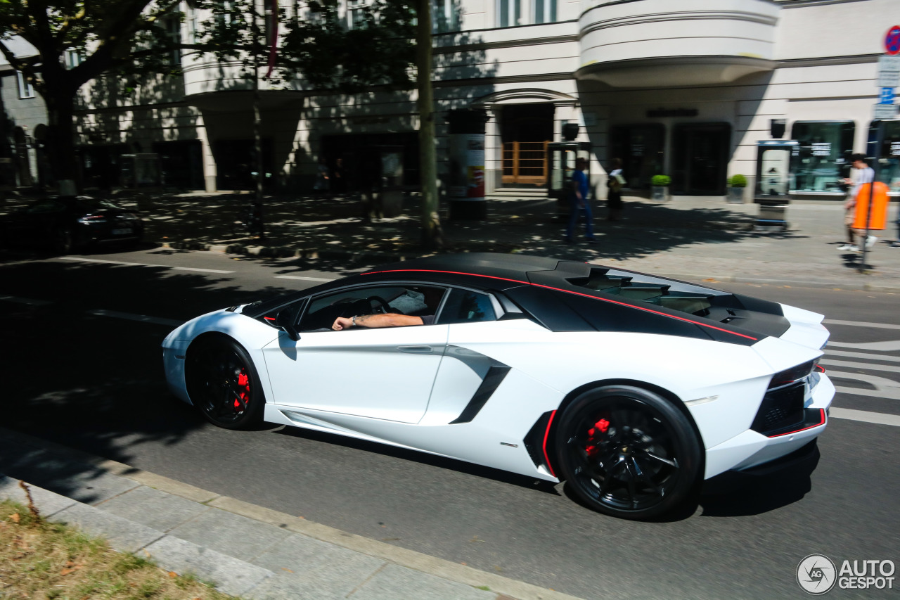 Lamborghini Aventador LP700-4 Pirelli Edition