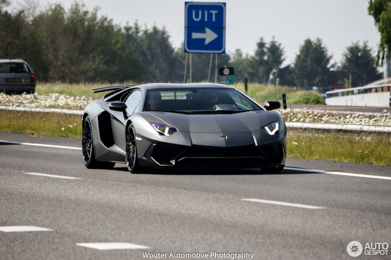 Lamborghini Aventador LP750-4 SuperVeloce