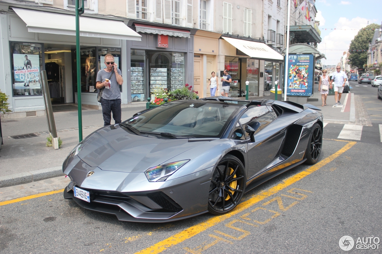 Lamborghini Aventador S LP740-4 Roadster