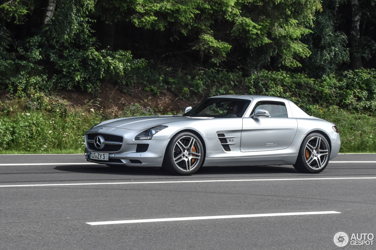 Mercedes-Benz SLS AMG