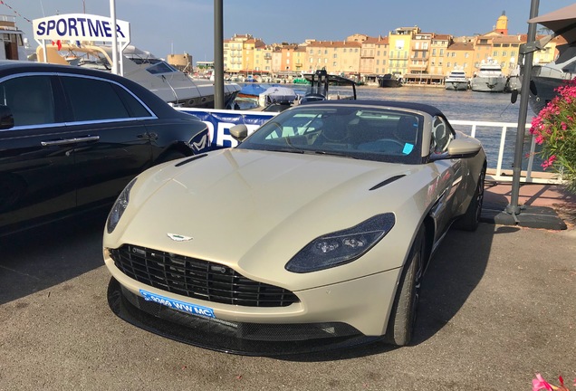 Aston Martin DB11 V8 Volante