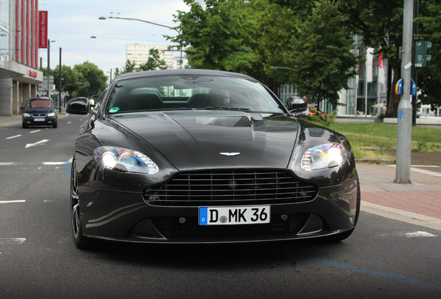 Aston Martin V8 Vantage Roadster 2012