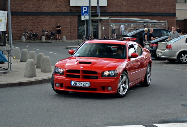 Dodge Charger SRT-8