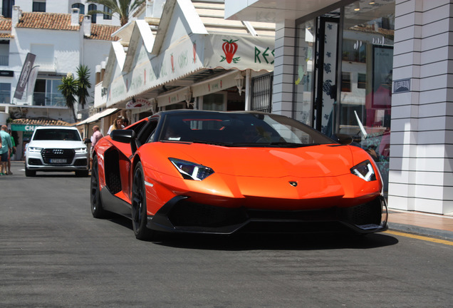 Lamborghini Aventador LP720-4 Roadster 50° Anniversario