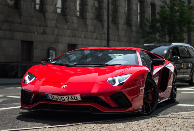 Lamborghini Aventador S LP740-4