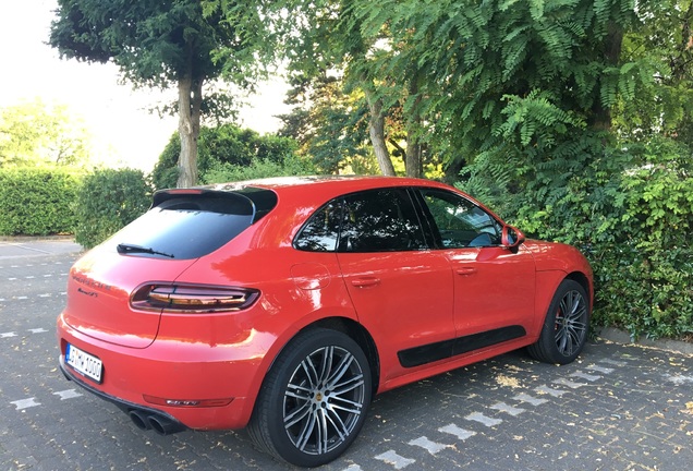 Porsche 95B Macan GTS