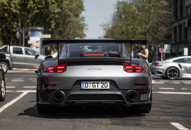 Porsche 991 GT2 RS Weissach Package