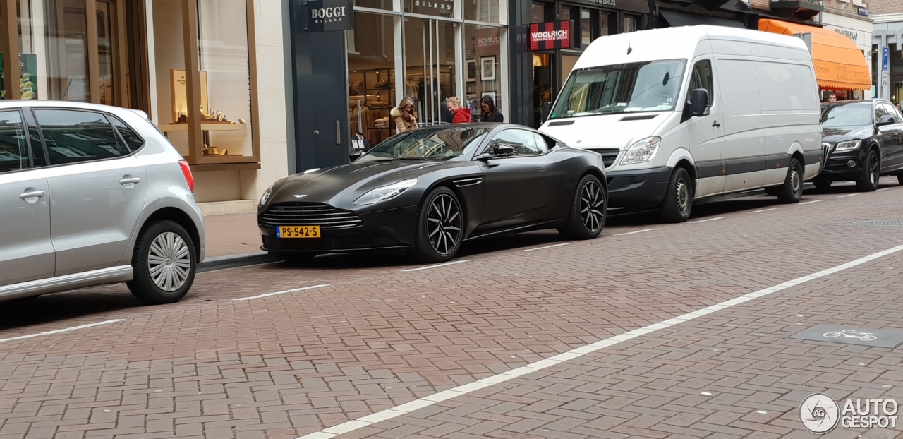 Aston Martin DB11