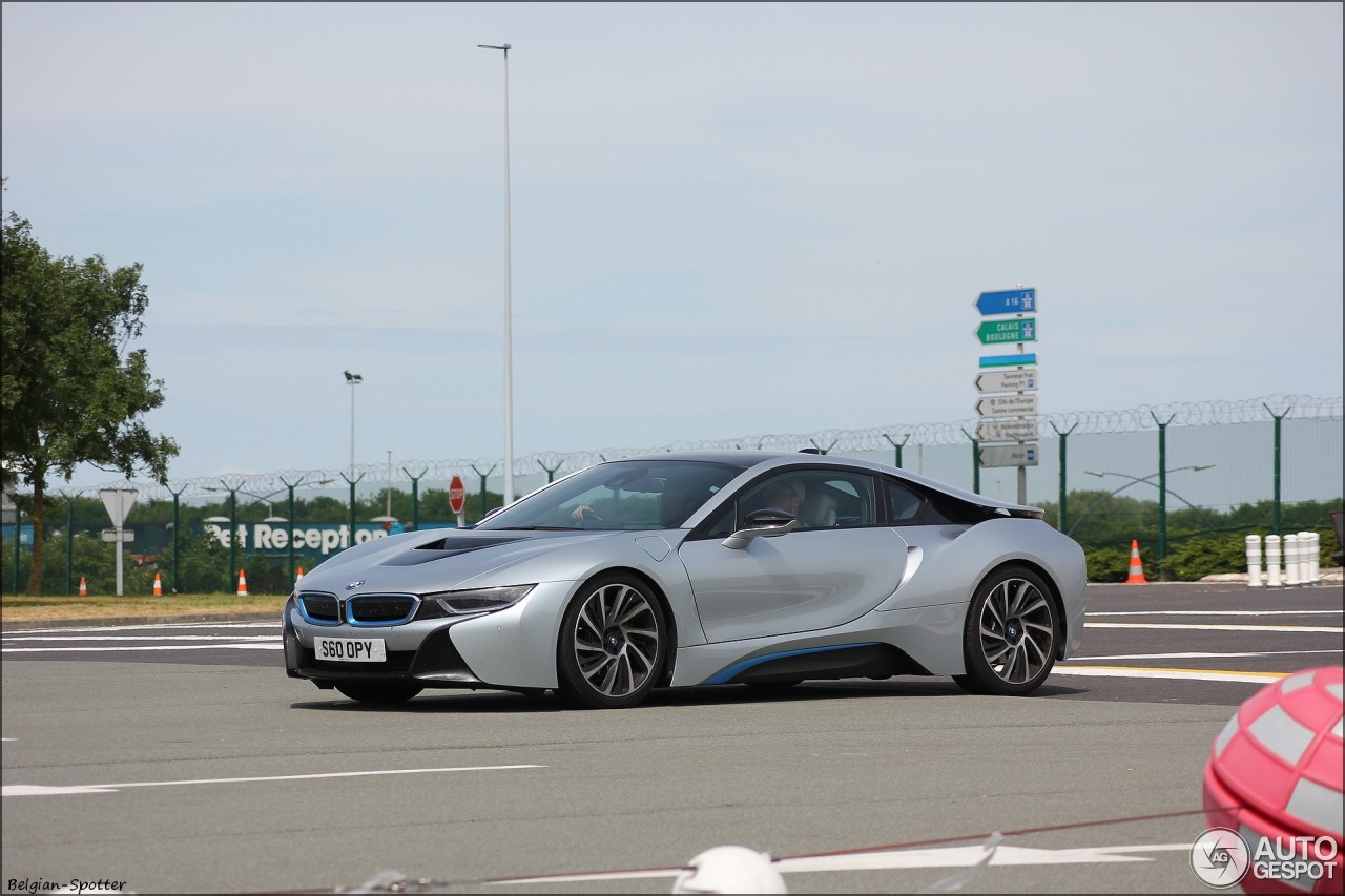 BMW i8