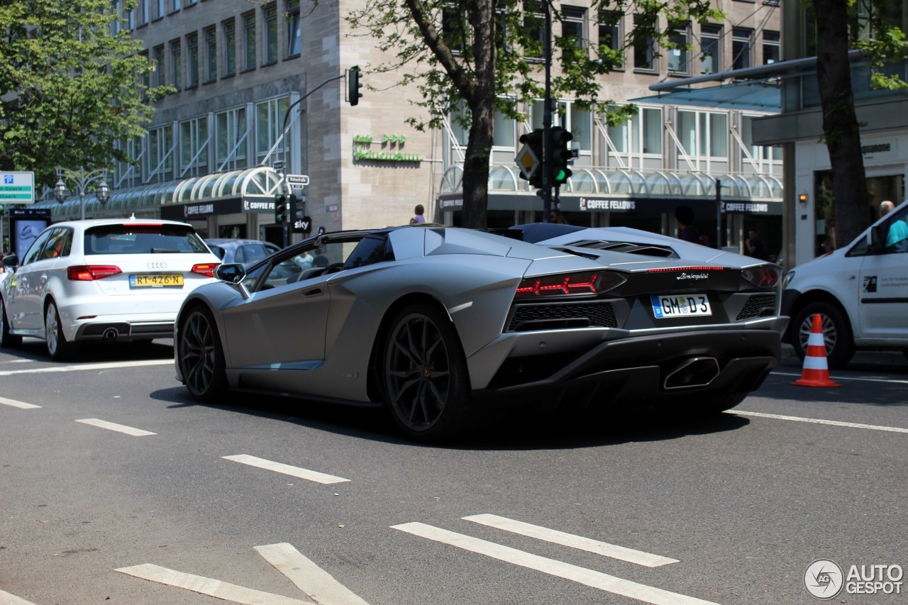 Lamborghini Aventador S LP740-4 Roadster