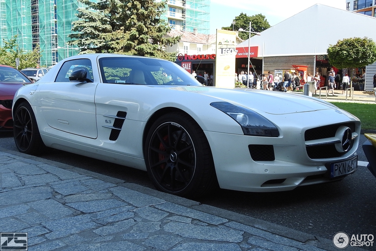 Mercedes-Benz SLS AMG