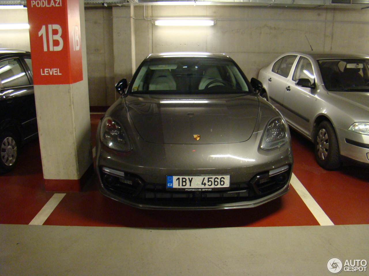 Porsche 971 Panamera Turbo S E-Hybrid