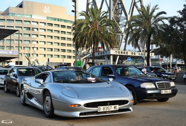 Jaguar XJ220