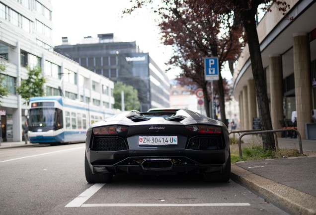 Lamborghini Aventador LP700-4 Roadster