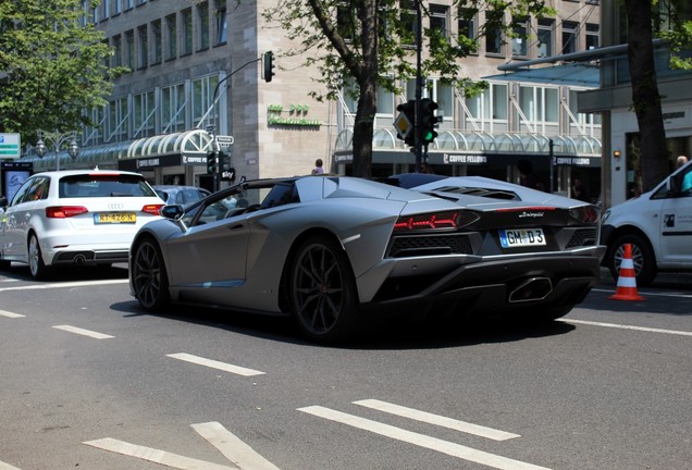 Lamborghini Aventador S LP740-4 Roadster