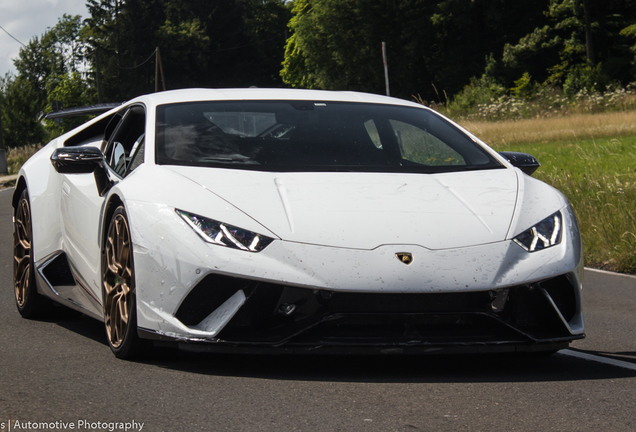 Lamborghini Huracán LP640-4 Performante