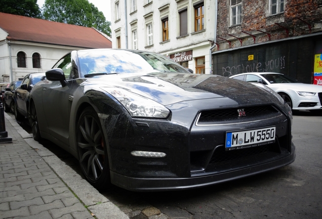 Nissan GT-R 2011