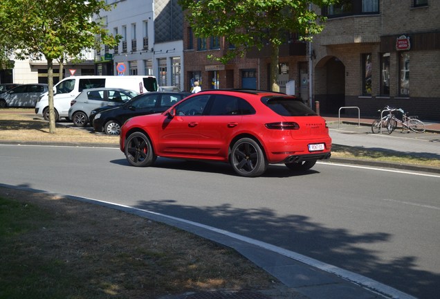 Porsche 95B Macan GTS