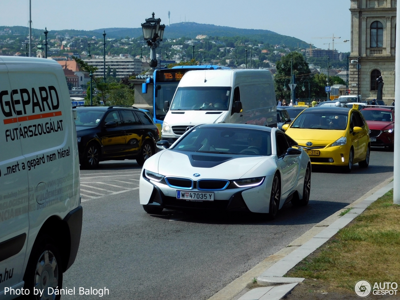 BMW i8