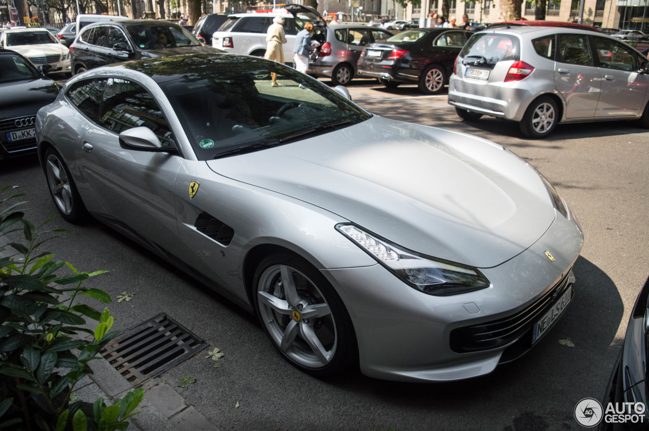 Ferrari GTC4Lusso