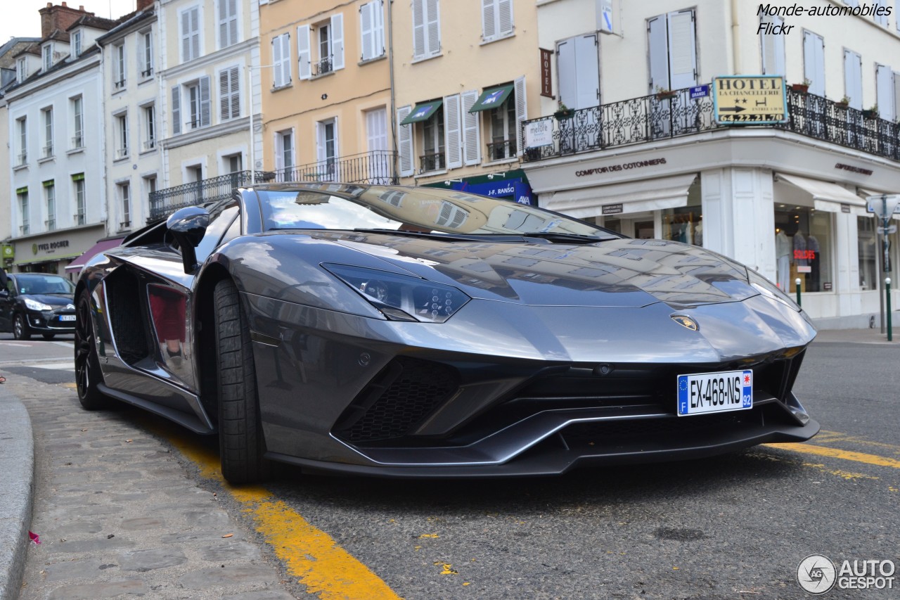 Lamborghini Aventador S LP740-4 Roadster