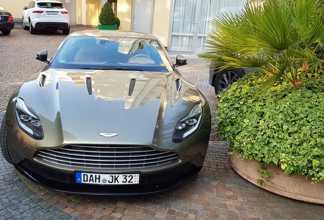 Aston Martin DB11