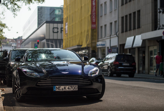 Aston Martin DB11