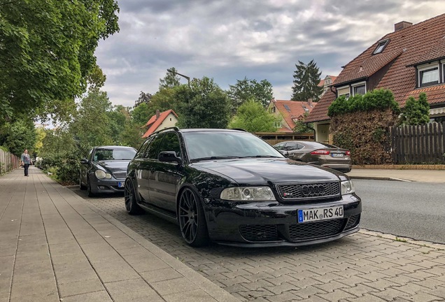 Audi RS4 Avant B5