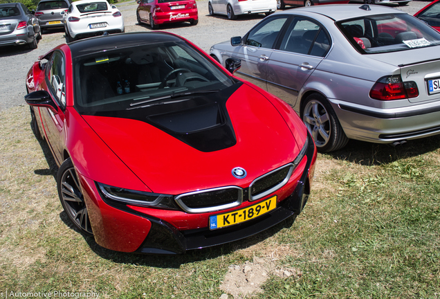 BMW i8 Protonic Red Edition