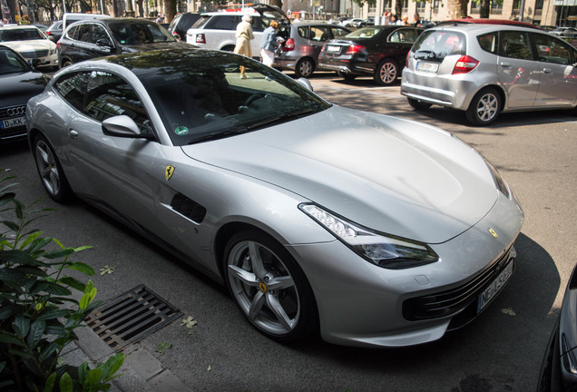 Ferrari GTC4Lusso