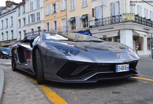 Lamborghini Aventador S LP740-4 Roadster