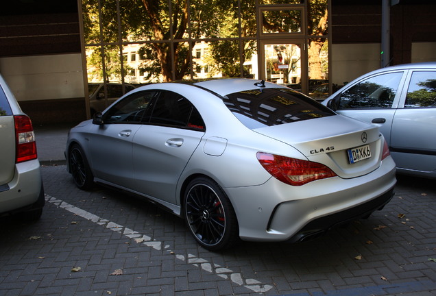 Mercedes-Benz CLA 45 AMG C117