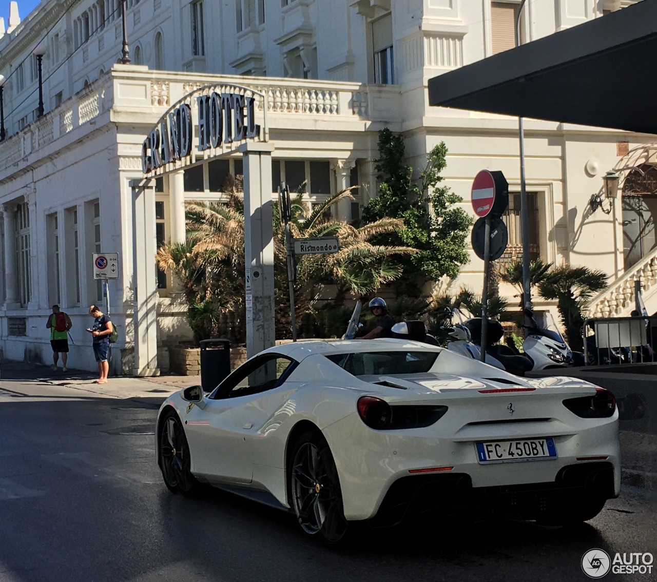 Ferrari 488 Spider