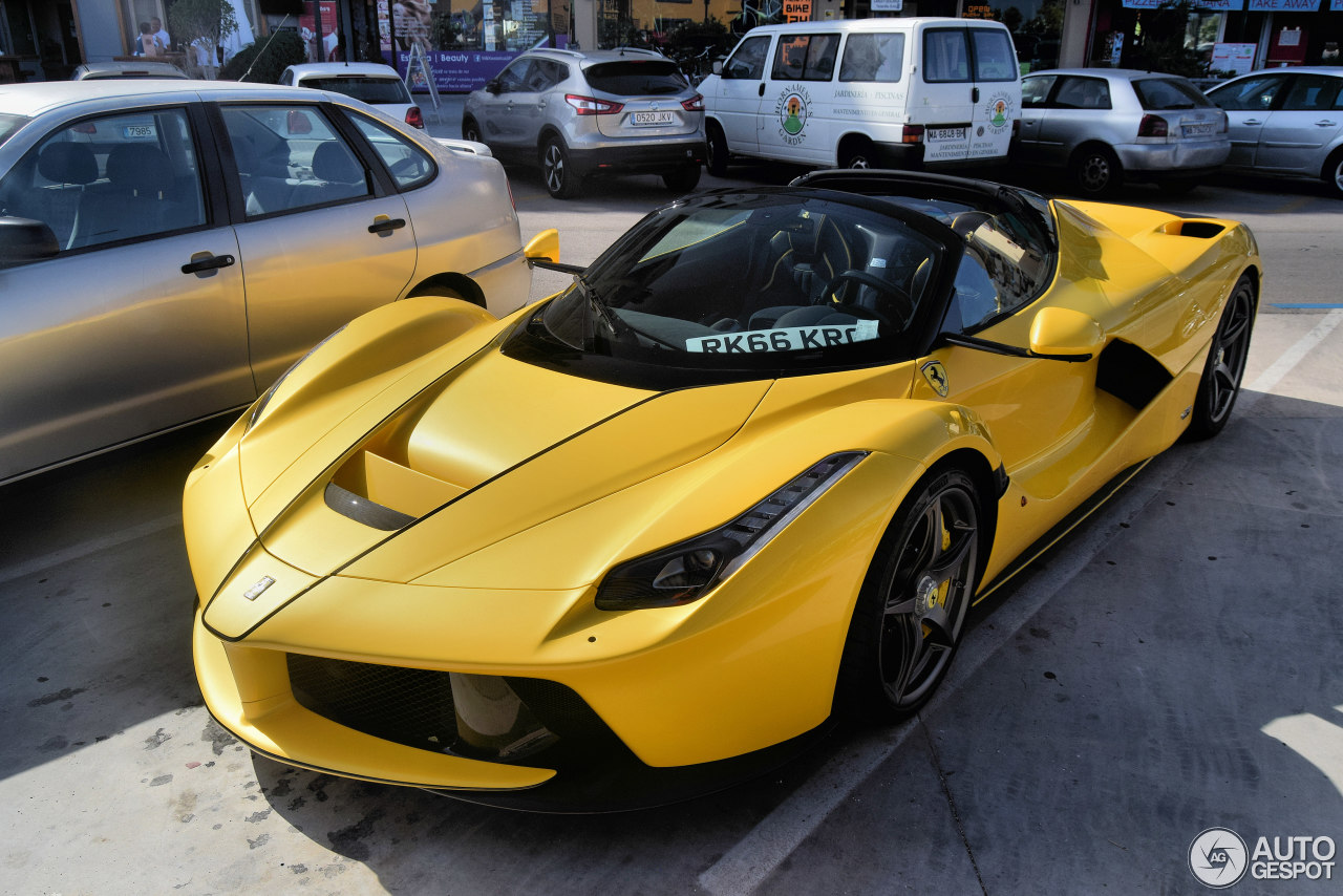 Ferrari LaFerrari Aperta