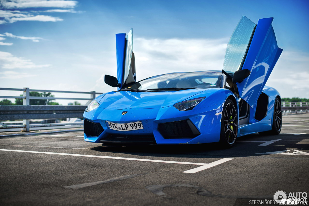 Lamborghini Aventador LP700-4 Roadster