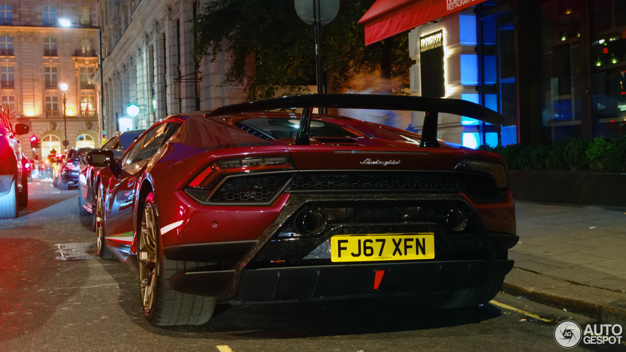 Lamborghini Huracán LP640-4 Performante