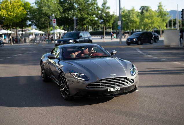 Aston Martin DB11 V8