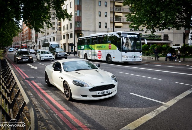 Aston Martin DB9