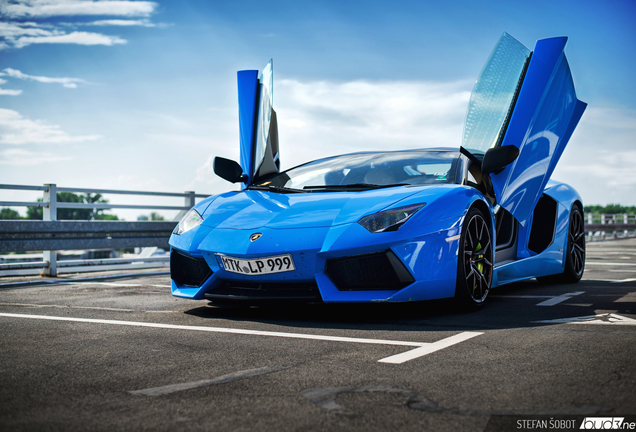 Lamborghini Aventador LP700-4 Roadster