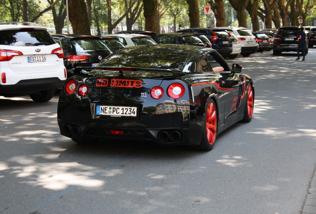 Nissan GT-R