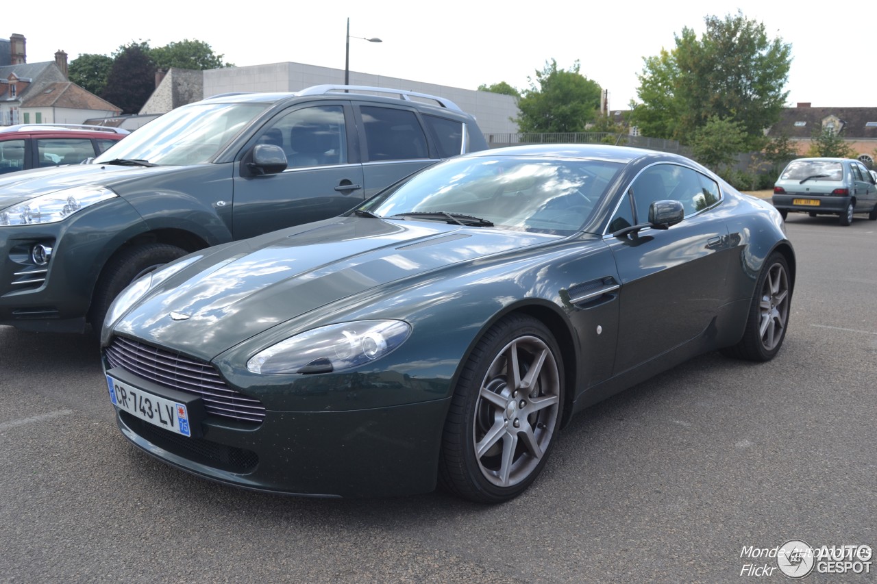 Aston Martin V8 Vantage