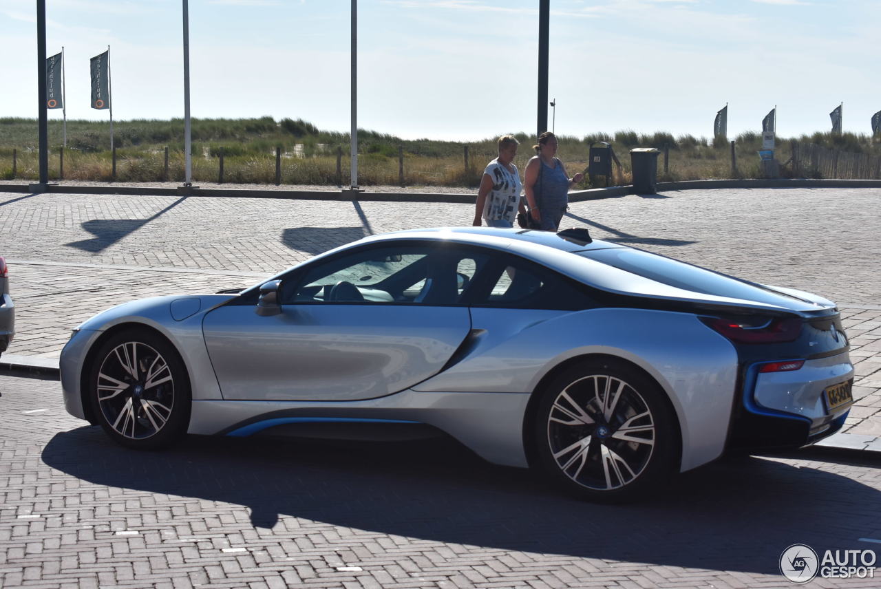 BMW i8