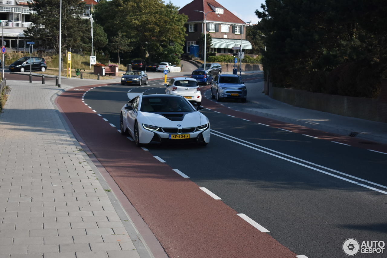 BMW i8