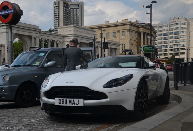 Aston Martin DB11 V8