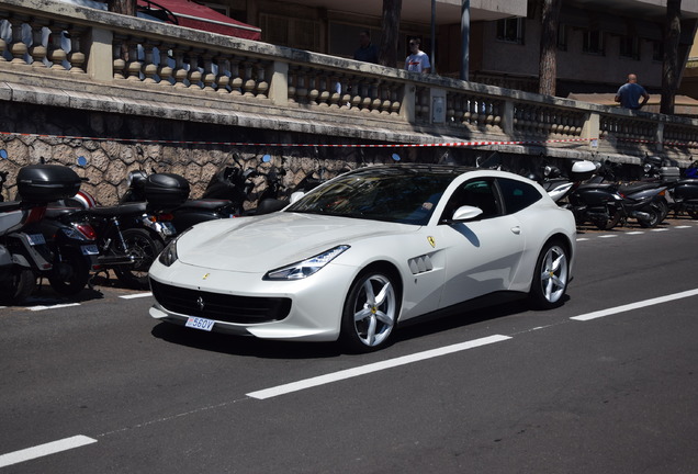 Ferrari GTC4Lusso