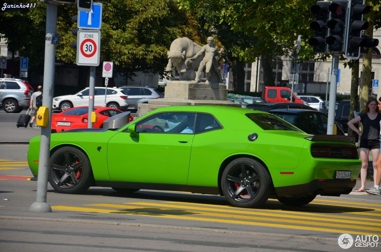 Dodge Challenger SRT-8