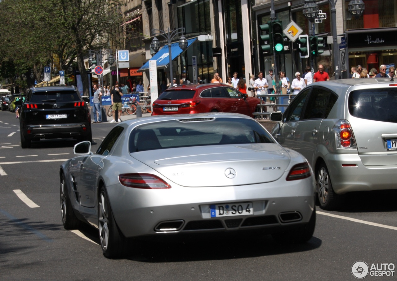 Mercedes-Benz SLS AMG