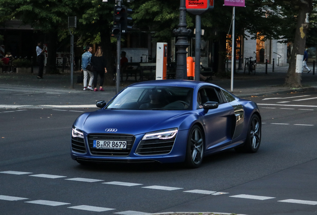 Audi R8 V10 Plus 2013