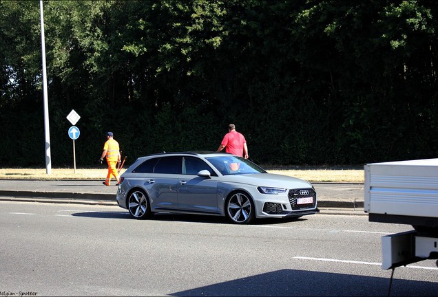 Audi RS4 Avant B9